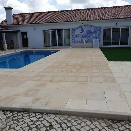 Casa De Ferias & Companhia Дом отдыха Алкобаса